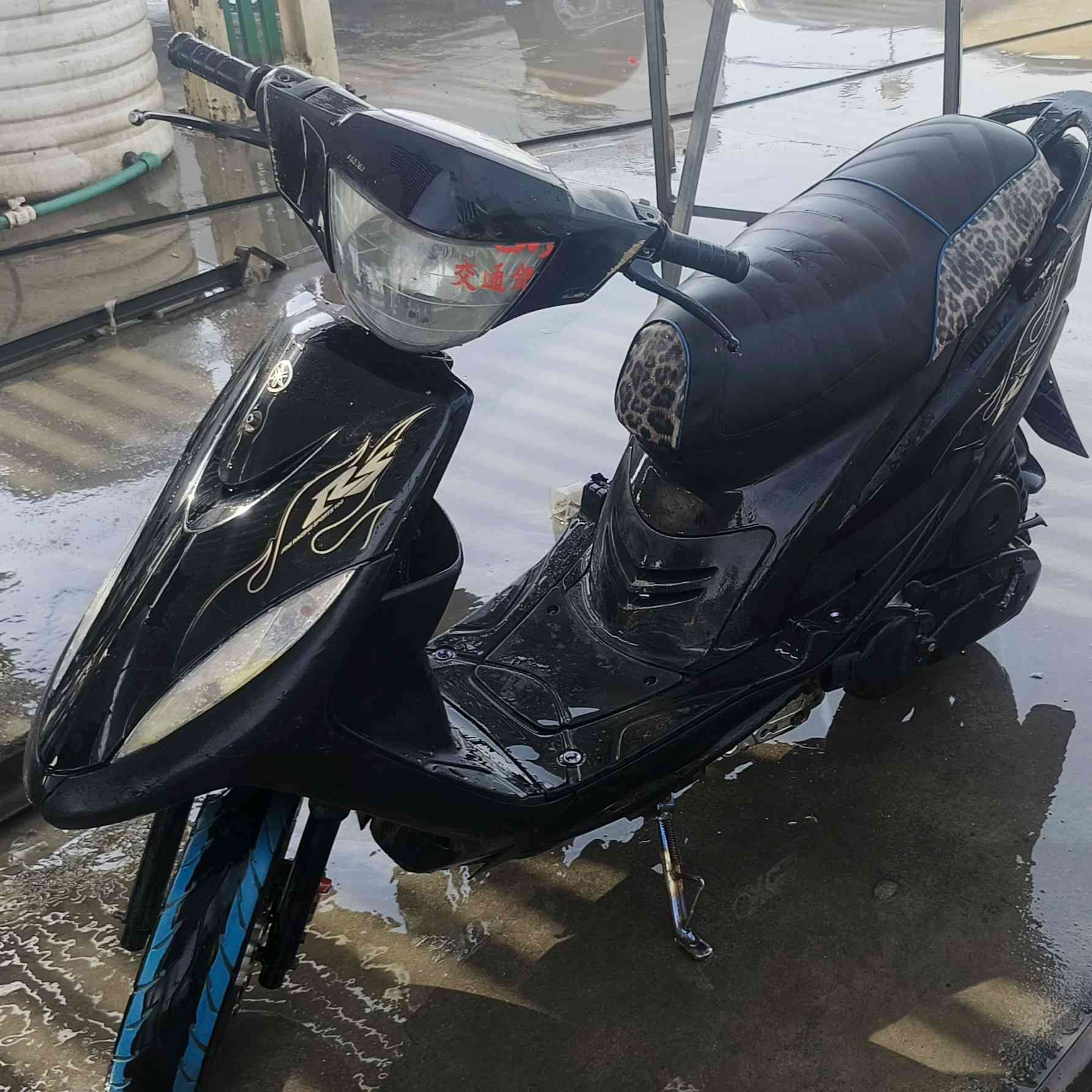 ماكس عدله للبيع 
معدل يشك لكاع مرتبه 
دراجه كله بلادي بيها تزويد 
كشن رياضي اصلي 
استاند رياضي اصلي 
دبلات رياضي اصلي 
شيال رياضي اصلي 
تاير الامامي جلاتين رياضي اصلي 
ويل كب امامي 
قطرة دهن رياضي اصلي 
ول باقي كله بلادي 
دراجه معدل وشلعه خير من الله 
للاستفسار *********** 
السعر ٥٥٠ وبيها مجال حك لجيه
