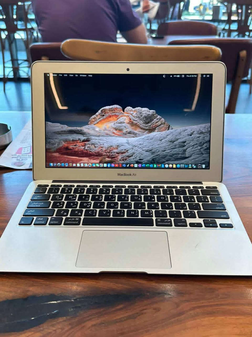 MacBook Air 11" – الأناقة والأداء في.      جهاز واحد! 🚀
جهاز مثالي للتنقل والدراسة والأعمال اليومية، بجودة أبل الموثوقة من 
المواصفات:
 المعالج: Intel Core i5
 الذاكرة: 4GB RAM
 التخزين: 64GB SSD
 الشاشة: 11.6 إنش
💰 السعر:   165بي مجال. 
✨ جهاز مفحوص ومضمون.


**إذا كنت صاحب هذا الإعلان وتريد حذفه لأي سبب، رجاءا أرسل رسالة إلى الدعم الفني**