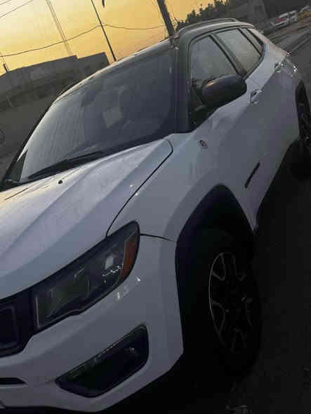 🚗 للبيع — جيب كومبارس 2020 (4 سلندر) فرصة ما تتعوض!
رقم إنكليزي جديد • تسجيل بغداد • السيارة باسمي مباشرة

✨ مواصفات السيارة:
 • ماشية بشكل ناعم وما بيها أي نواقص ميكانيكية
 • محرك 2400 / 4 سلندر اقتصادي وقوي
 • هيكل نظيف 
 • سونار أمامي وخلفي (مرفق صور)
 • السيارة استخدام شخصي محترم
 • فقط التبريد يحتاج متابعة والباقي كلشي تمام

💥 مناسبة للسفر والدوام — ومعتدلة بالصرف
📍 السيارة موجودة في بغداد
السعر 115$ 

📞 للاستفسار والتواصل:
*********** بغداد
