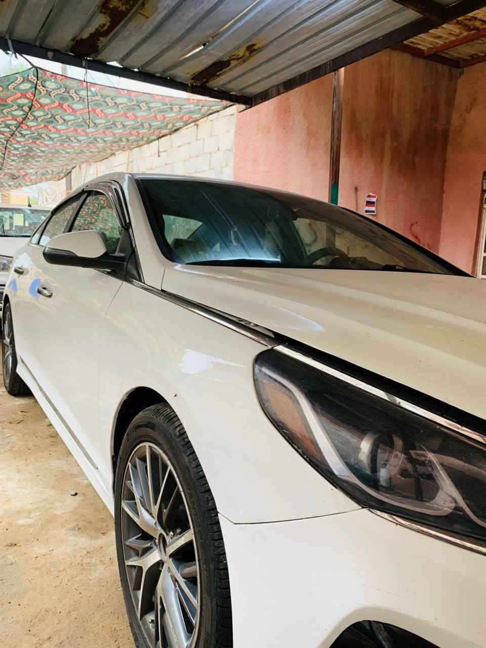 سلام عليكم للبيع سوناتا 2018 وارد امريكي بنيد فقط رقم  ذي قار سياره جديده وجاهزه تخم  تاير حداده توب مال جناي السعر 135 وبيه مجال مكاني بصره قضاء المدينه *********** مكلف بلنشر
