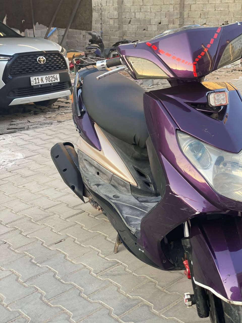 للبيع دراجه سكنس فحل مال رمبه   ماشيه ١٦الف حقيقي كفراته اصليه  محرك بلادي برغي مملعوب بيه كهربائيات كلها شغاله وراقها كامله أوي نقص مابيها السعر (٧٥٠》الف العنوان بغداد الكرخ الاتصال على الرقم ***********
