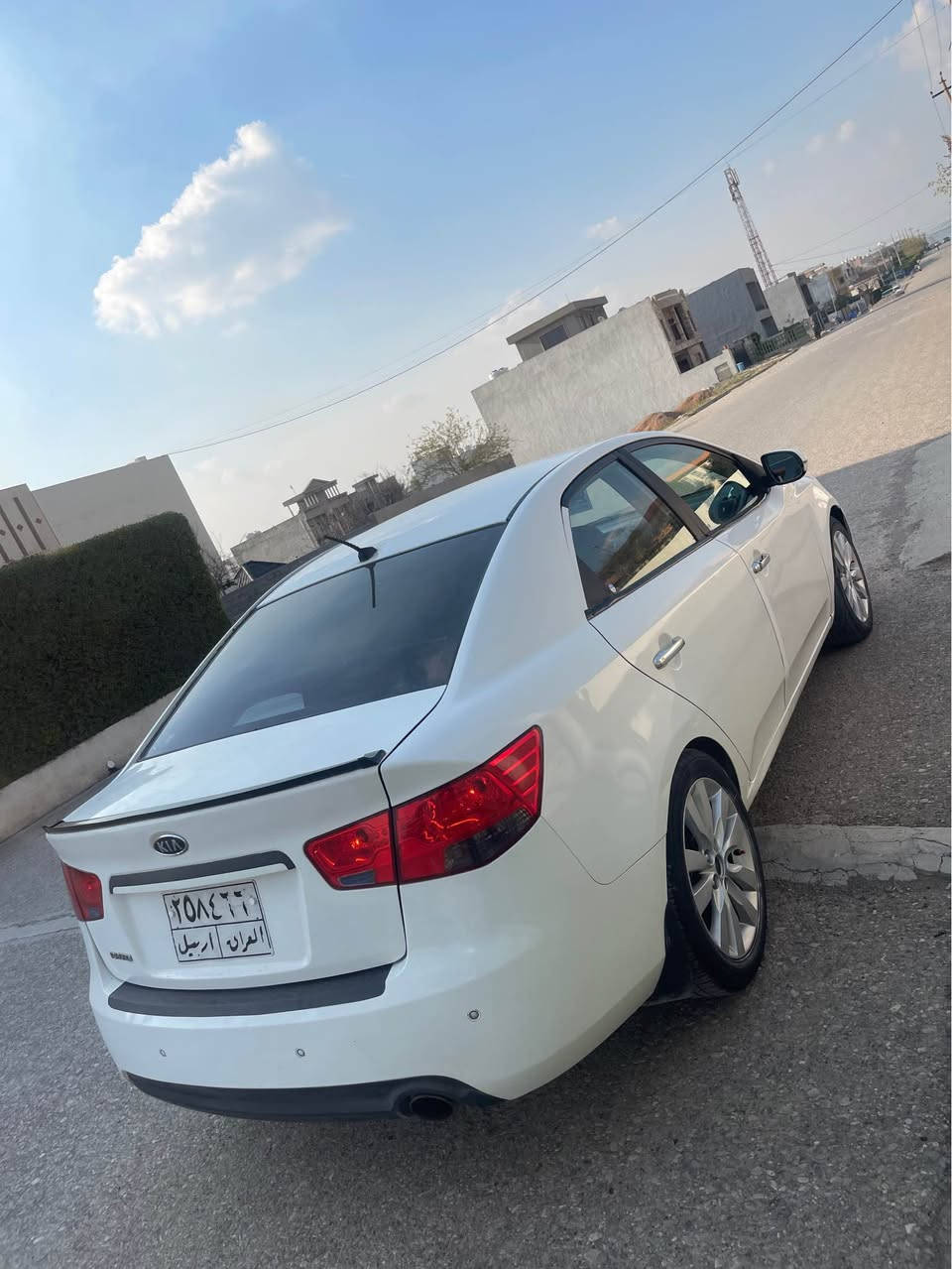 سيراتو موديل 2012 گئر مه كينه به شه رت ٦ بارجه ي سبوخه ته نها ناو دركه كه ي كه ميك هه يه سه قف سارده نرخي75 مجال ٧ ورقه ي غرمه له سه ره دواي معامله ده كه رينمه وه رقم هه وليره وه كا له ش ده كه م *********** أربيل, العراق
