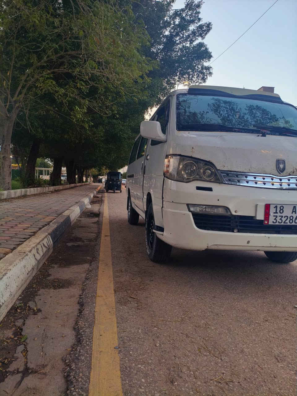 السلام عليكم سياره جنبي ناصي H1 2014السياره خير من الله  اب اسمي مكاني كربلاء قرب مستشفى الحسين  سعر 80 وبيهى مجال حك الجيه  مصفره هيئه وغرامات تستلم صافي  رقم بي واتسب ***********
