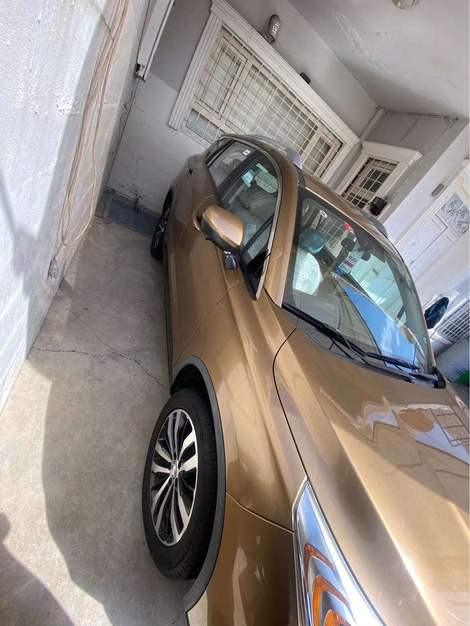 ٨٦ هەزار رۆشتووە لۆکە سەیارەکە 
بۆیاخی نیە و ساردی نیە لۆکە 
مەکینە ی ١٥ تۆربۆ 
موکینەی کراوەتەوە 
سەنەویتا ٢٠٣٠ تازەیە 
رەقەم سلێمانی بەناوی خۆمەوەوە تەحویل بەشەرت و شوێنم سلێمانیە 
٩٨$ مەجال کەم 
*********** السليمانية, العراق
