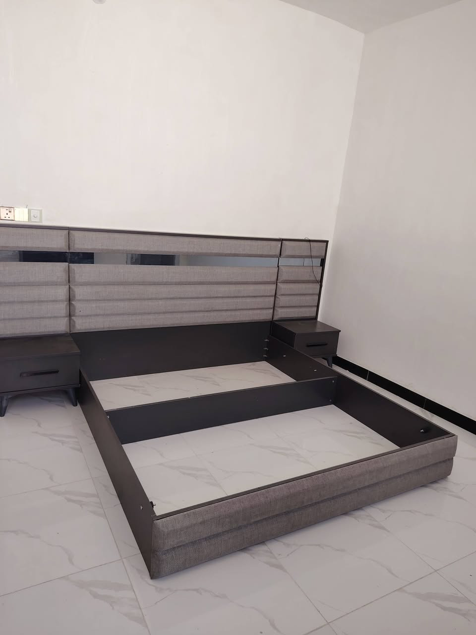 غرفه نضيفه للبيع نقصهه بس خانه وحده مال كنتور مشلوعه براغيه كامله سعرهه 400


**إذا كنت صاحب هذا الإعلان وتريد حذفه لأي سبب، رجاءا أرسل رسالة إلى الدعم الفني**