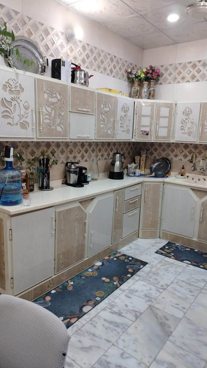 للبيع بيت 100 متر حديث بالاطباء موقع مميز رابع بيت عن شارع العام 3 غرف نوم الواجهة مرمر وحجر السعر 190 قفل 

***********
