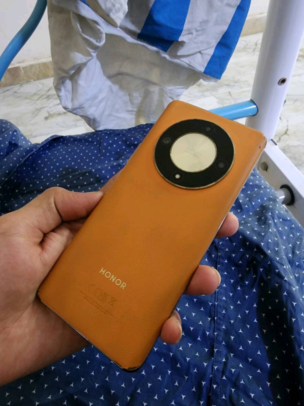 السلام عليكم

هونر X9B

ذاكرة 256

العشوائية 8 گيكا

دقة الشاشة 2652 × 1200 بلادي

بطارية 5800 mAh تدوم مدة طويلة

يدعم الشحن السريع

ببجي 60 فريم + جيرو سكوب

معالج سناب دراگون 6 جيم 1

تصوير كاميرات اعلى دقة فقط اطار الكاميرا الخلفي مفطور مثل ما موضح بل صورة

شاشة بلادية ابد ابد ما ملعوب بيها 

يدعم شريحتين 

نضام الذكاء الاصطناعي وية الكاميرا + التعرف على النصوص من خلال الصور 

صوت السماعات واضح 100/100 
سبب البيع اريد اشتري ايفون 

الله شاهد التلفون مثل ما موضح كدامكم نضيف مثل ما تشوفون ما ضميت شي عليكم واتكفلة من الصيانة واي اضرار بيه وكارتونة مالتة موجودة بس شاحنتة ضايعة مني

مكاني بغداد المنصور الداوودي

السعر 250 الف وبيه مجال حك الجية