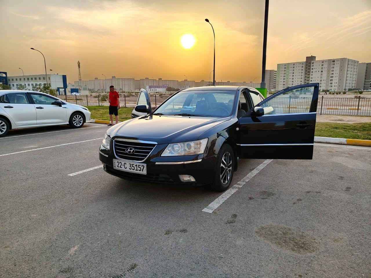 السلام عليكم
 سوناتا 2011 خليجي
 تكسي دبي رقم أربيل تحويل  مباشر جاهزه من جميع نواحي
  مكينة2000   السيارة صبغ عام تغيير لون
السعر ٩٠ وبيها مجال بسيط مكانها بغداد مجمع بسماية شراي وعندك استفسار *********** وتساب
