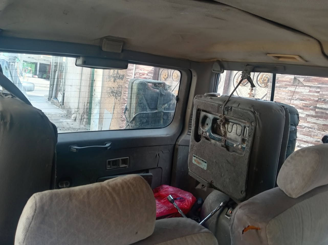 سلام عليكم باجيرو موديل ٩٨
رقم ديالى نكليزي بسمي مكينه 6v بلاديه لا تبخير ولاتنقيص صدرها نظيف تخم تايرات دوشمه نظيفه كهربايتها كله شغاله دفع رباعي سنتر لك ٥ بيبان
بلاديه بدون صبغ منظومات التبريد موجوده بس مايشتغل العنوان بغداد مدينة الصدر الاورفلي رقم الهاتف *********** السعر ٥٢ وبيها مجال

