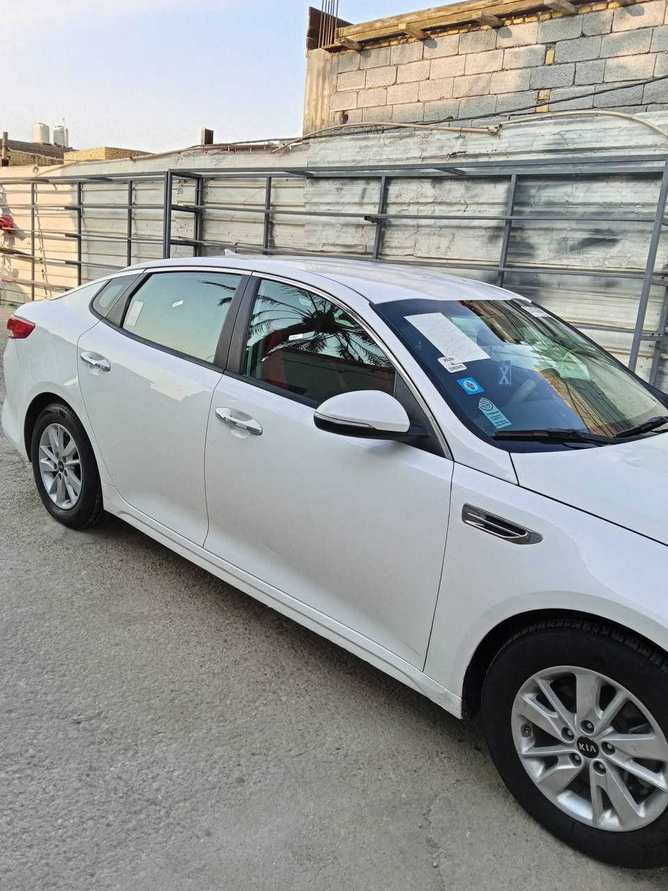 سلام عليكم سيارة كيا ابوتيما موديل 2018 كير ومكينة وحداديه وتدفئه وتبريد السيارة  جاهزة من كلشي الرقم بغداد بأسمي المكان ناصرية السعر 145 الرقم***********
