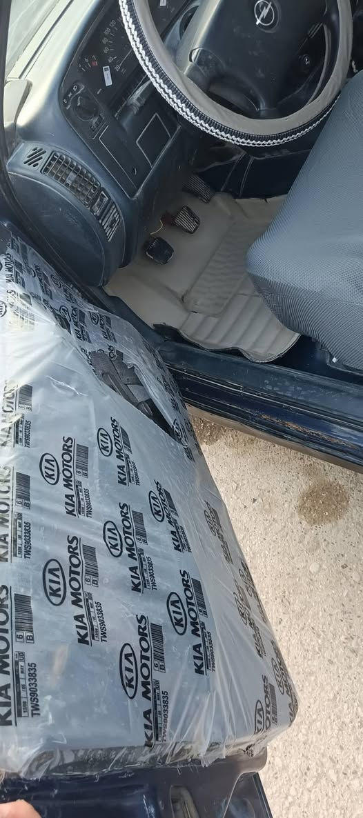 اوبل اوميكه موديل ٩٢ محرك ٢٠٠٠ كير محرك كهربائيات خير من الله السياره حلوه  وكاعده مثل ما موضح بالصور السعر ٢٥ وبيه مجال للطيبين للاستفسار *********** مكاني هيت
