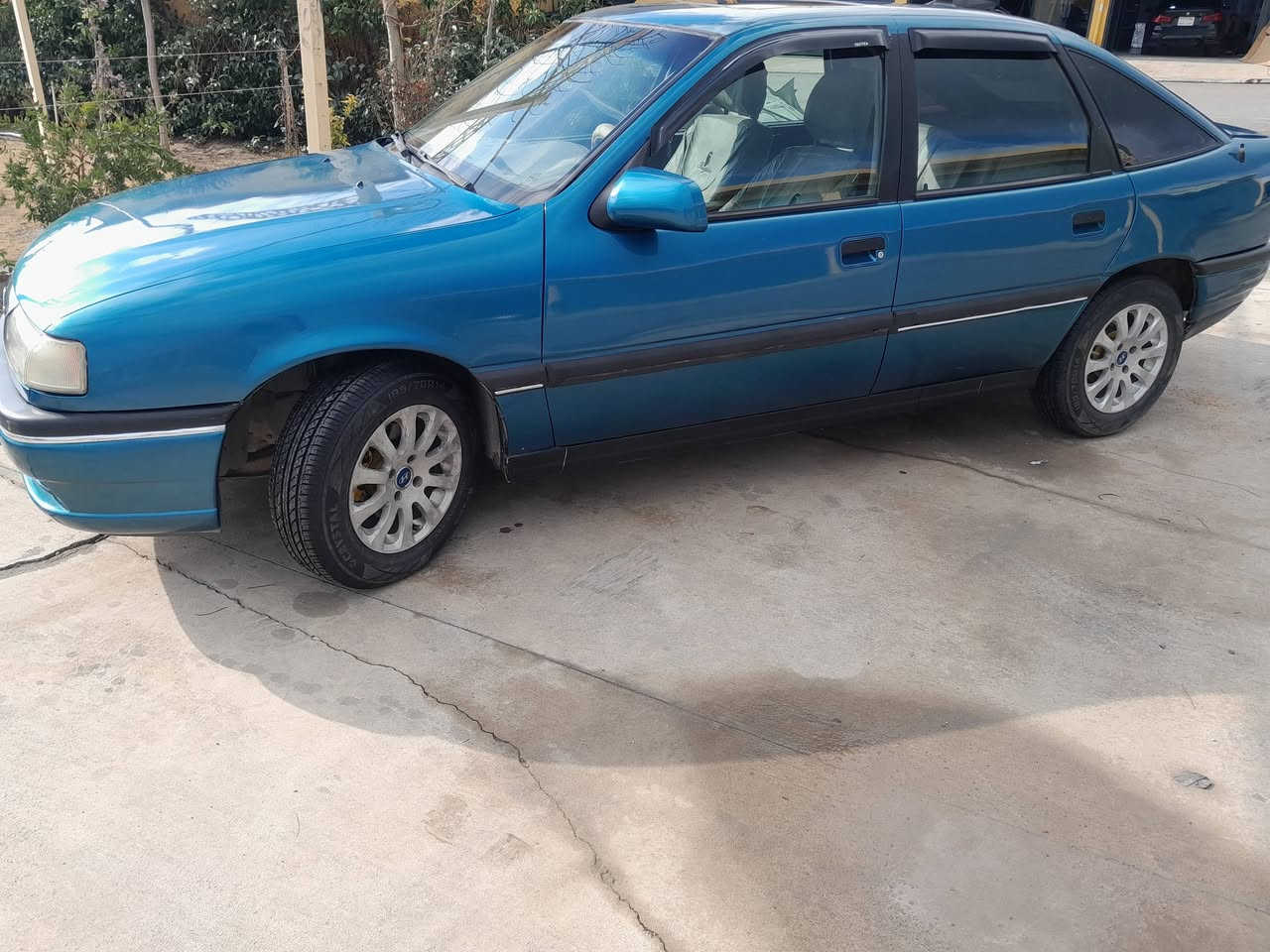 فيكترا للبيع موديل ٩٢ عام صبغ جمالية بدون دعم شرط تحويل مكينا 20 سعر ( 37$ ) رقم تلفون ***********
