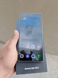 موبايل سامسونك للبيع S25الترا ذاكره 256 اخو جديد شخط ما بي ما صار اخذت...