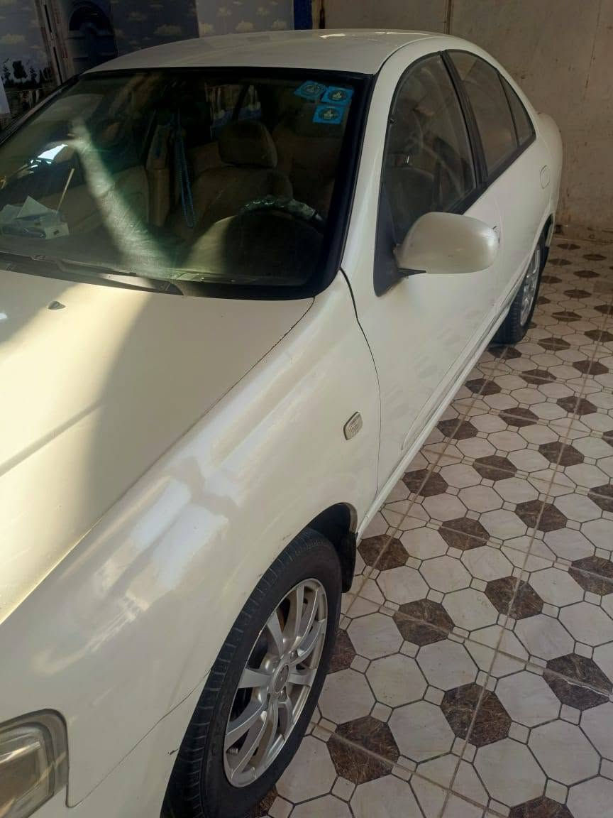 نيسان 2009  للبيع سياره نضيفها خير من الله مكينه كير جدد بيها 3 قطع صبغ بدون داخل سعر 87 وبيها مجال حك جيه ***********
