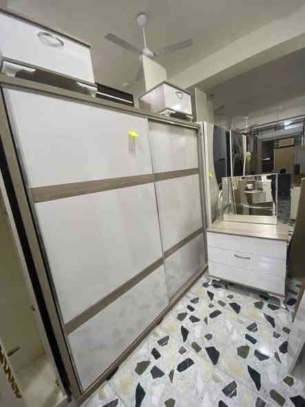 السلام عليكم غرف نوم مستخدمه تكريت حي العصري نهايت شارع البلديه يم أسواق البركه بسعار مناسبه يوجد خدمت توصيل نقل وشد الرقم ***********
