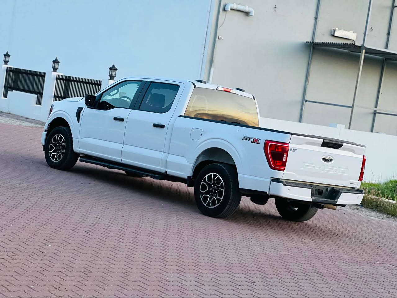 Ford F 150

موديل : 2023

صبغ :- جامالغ + شبر بونيد سیارة بدون دواخل 

سعر : ($220)

1FTEW1CP2PKD05551 : رقم شاصي

كورك + وتسئاب :- *********** أربيل, العراق
