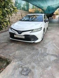 للبيع كامري ٢٣ معلايه مكينه جديده مبدله بعدها بالضمان كير وبطارية كفال...
