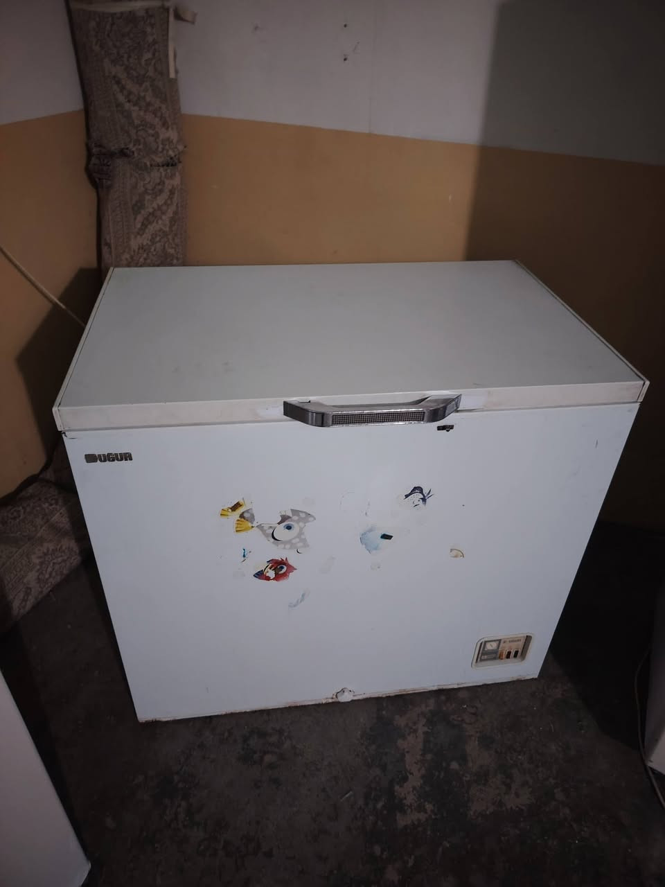 السلام عليكم اغراض مستخدمه نضيفه للبيع الشراي يتصل ويدلل ***********
