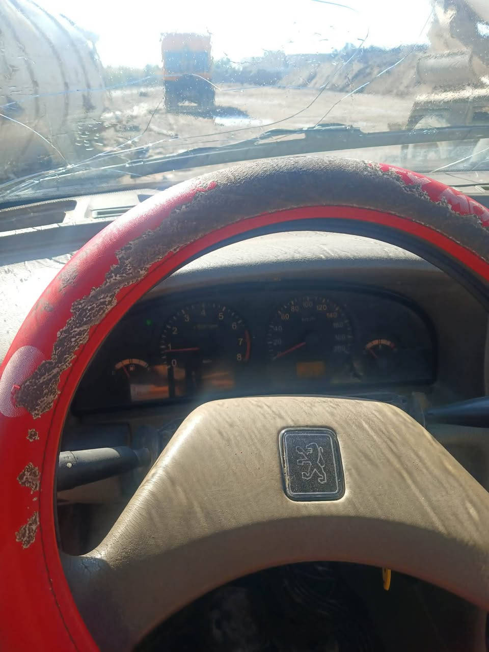 السلام عليكم...بيجو للبيع 2010بسمي بغداد تبريد تدفىه شغال كهربائيات شغاله السعر 25وبيهه مجال مكان السياره بغداد...مكلف بلنشر... للاستفسار الاتصال على الرقم ***********
