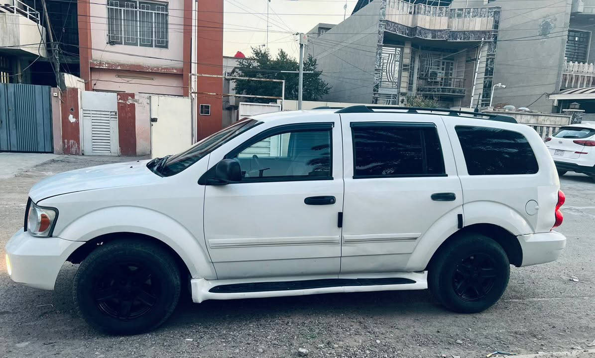 السلام عليكم دوج دورنكو موديل ٢٠٠٩ مكينه Hm 5700 كير  خير من الله  سياره هزه جديد بيه ٤قطع صبغ ٧ راكب جاهزه سياره رقم بغداد  السعر ٨٠ العنوان بغداد  رقم تلفون ***********
