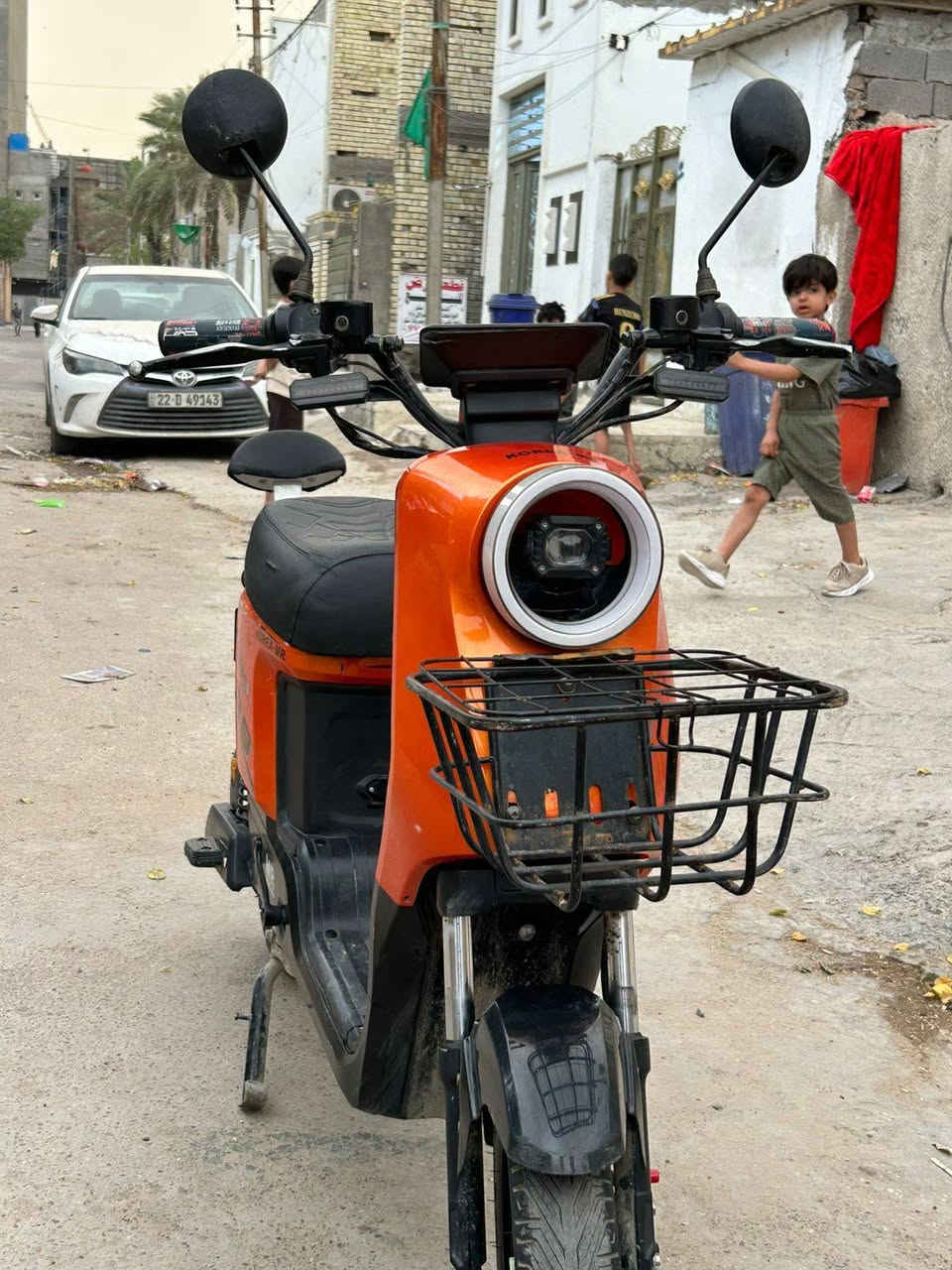 دراجة شحن R9 2025 شركة ولي خمس بطاريات ولي الاصلي ملف 1200 سرعتها 99 حقيقي 75 بيها رجوع الئ الخلف بريكات هيدروليك لايت عالي ناصي سعرها 450 وبيهئ مجال الرقم ***********
