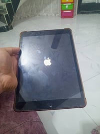 ايباد 7 ذاكرة 32 بطارية 100 ببجي 60 فريم فقط دكمة البصمه قويه  السعر 9...