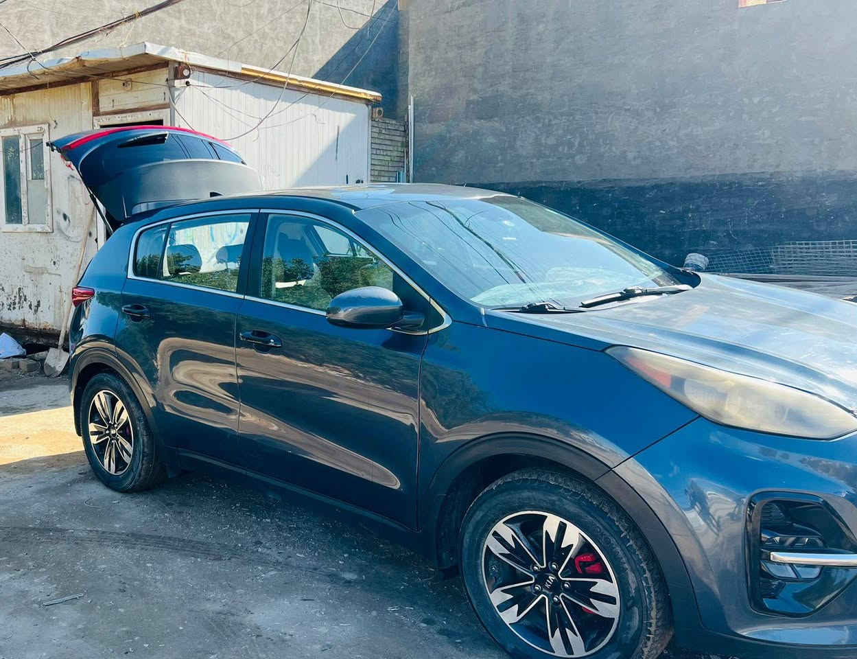 سبورتج وارد أمريكي موديل ٢٠١٨ ضررها جاملغ والبنيد  فقط  صور حادث مرفق مع الصور مكينه وصدروتبريد كل مكفول السعر ١٢٨ بيهامجال الاتصال ***********عنوان الشعب
