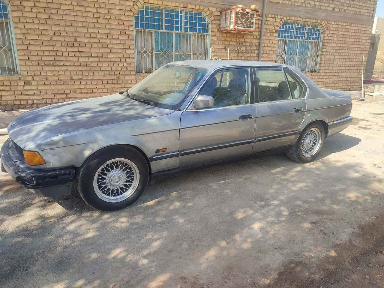 سياره لبيع بي أم موديل ١٩٩٣ مكانهه سماوه الشراي يتصل على هذا *********** مكلف بل نشر
