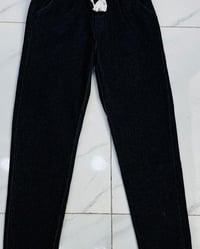 بنطلون جينز • خصر مطاطي • ستايل شبابي