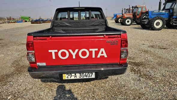 سياره بيكم هيلوكس للبيع او مراوس 2015  ماشيه 190 حقيقي رقم واسط دولي جديد شاصي 19 اوتوماتيك مكفوله كفاله عامه جاهزه تخم تاير جديد تبريد شغال حداديه جديده سياره جديده كارتون فول نظافه السعر 235 وبيه مجال ***********
