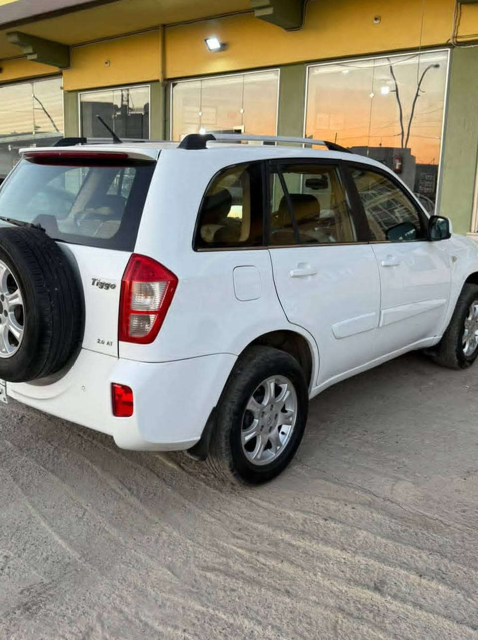 السلام عليكم
شيري تيكو 
موديل 2012
رقم صلاح الدين 
محرك وكير شرط 
كير توماتيك كهربائي
سياره بدون صبغ بيها تعديل بدون بارد 
شرط التحويل 
كشانه كهربائي
السعر ٦٧$ وبيها مجال 
موصل زمار ‏‪***********‬‏
