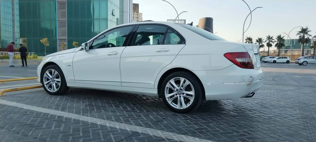 مارسیدس C200 
فول فول مواسەفات  بێ سبوغ  
٢سویچ زەمان سفری هەولێرە سەیارەکی جوان و بە ناوی خۆمە أربيل, العراق
