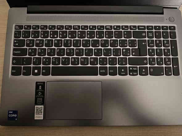 لابتوب lenovo للبيع استخدام ٥ أشهر وكالة وليس بالة وبعده داخل الضمان 
المواصفات : 
I7 13620H Gen13 10Core 16T
معالج كلش قوي يتحمل مشاريع جبيرة 

Ram 16Gb LPDDR5 4800MT/s

512GB SSD NVMe

Intel UHD Graphics Sherd 8GB 

شاشة IPS 15.6 

مدخلين USB 
مدخل Type-C 
شحن يطول حسب الاستخدام لكن ما يقارب الساعتين الى ٣ 
وأكثر بدون استخدام 

Charge boost 

مناسب لكل شي 
ما عدا الالعاب فقط البسيطة يشغل 

السعر 700 الف 
مكاني بغداد حي الجهاد 
***********
