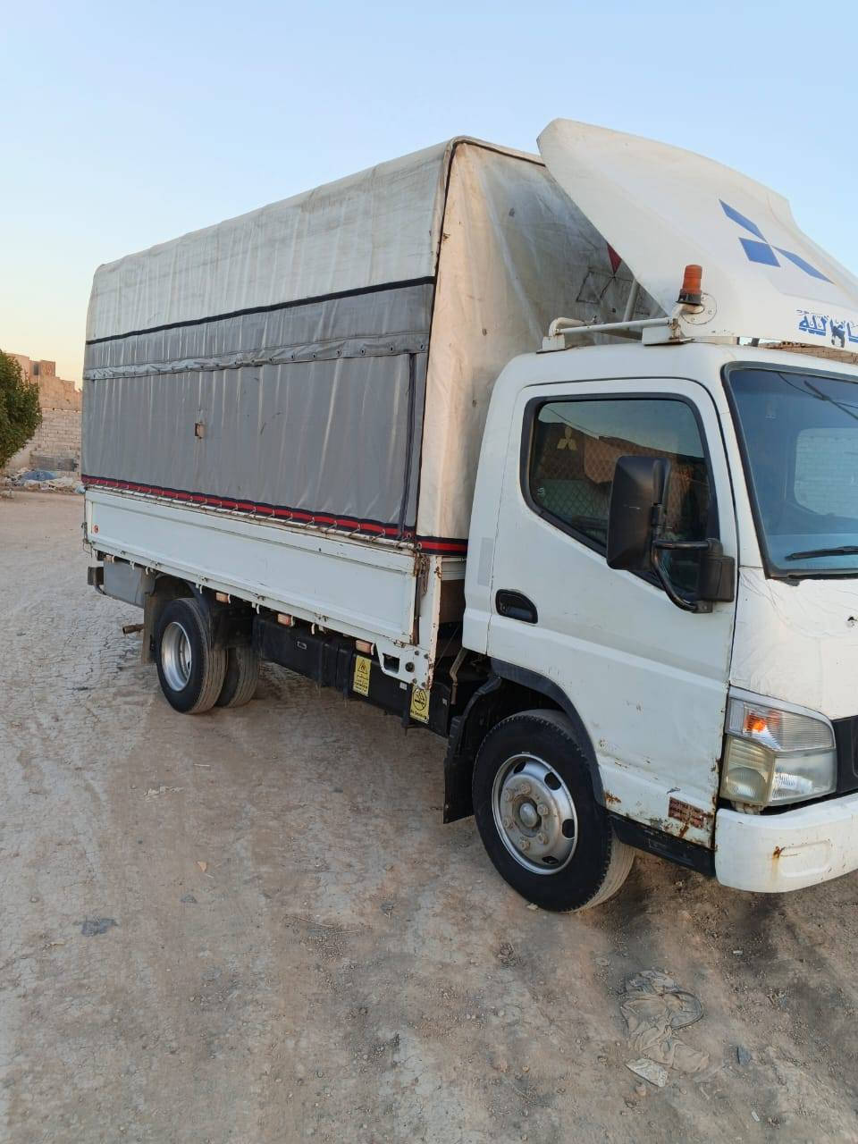 كنتر 2015 بسمي تحويل جديد كير مكينه تبريد صدر تخم تاير كفاله بيها طخه اباب السكن فقط مكاني بغداد المحموديه ***********//***********  شراي اتصل  السعر 195 وبيها مجال
