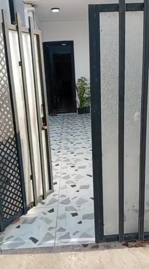 دار للبيع 130 متر طابقين بنجاعلي فول سيراميك فول مغربي فرع عريض ماء حلو للاستفسار الاتصال ***********
***********
***********
