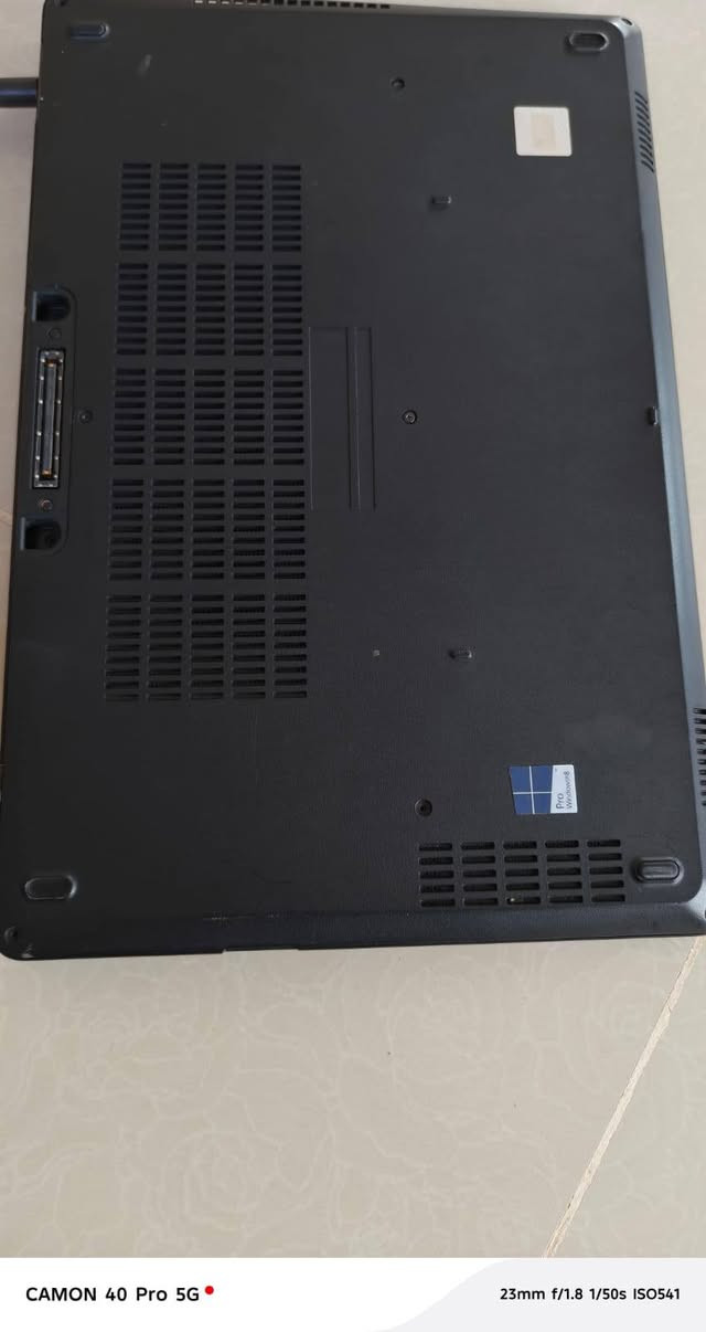 لابتوب dell نظيف ومناسب للدراسة والعمل والتصفح
المواصفات:
المعالج:Intel Core i7الجيل السادس
الرام: 16 GB
التخزين: 238 GB SSD
كارت الشاشه منفصل 
التواصل ***********
