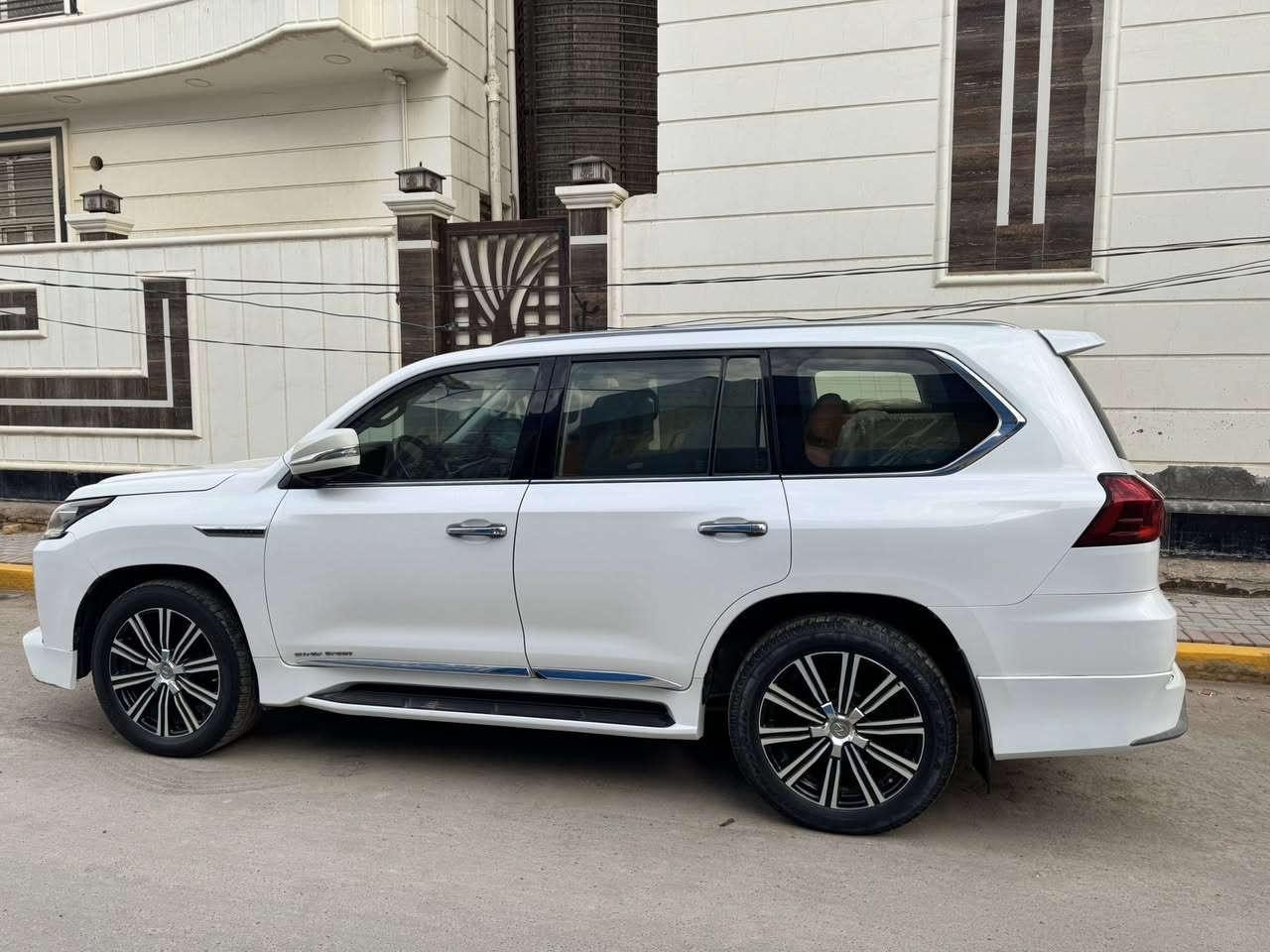 لكزس 17 للبيع
للتواصل ***********
