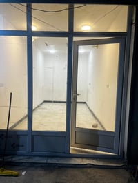 محل للايجار • شارع جامع الرحمن • فارغ