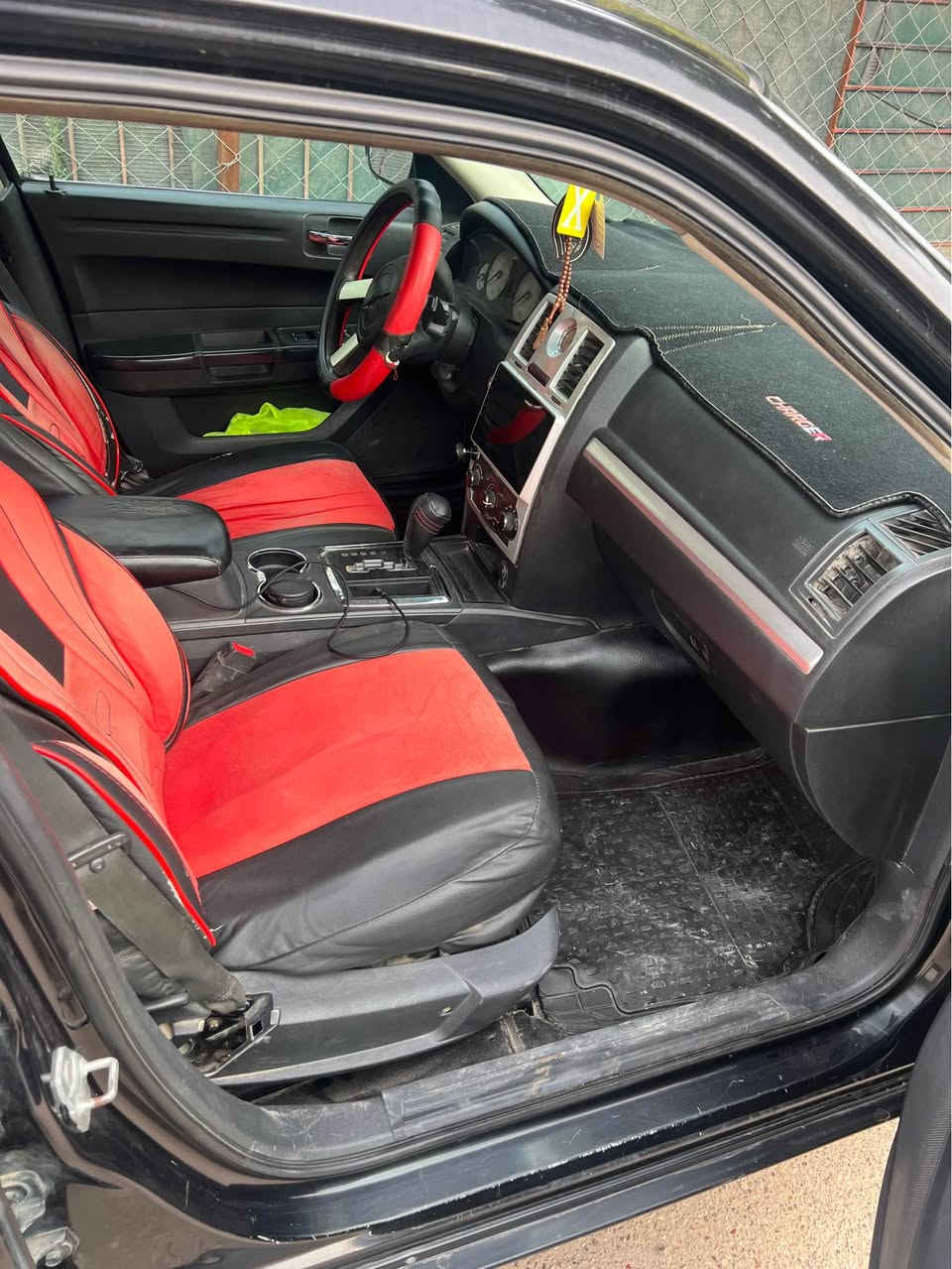 السلام عليكم وبامه 2008 رقم سلمانيه جديد و سنويه و هزه جدد بيه تبديل بس بنيد بدون دواخل بيه تنقيص بلمحرك كلش قليل رايده 95 و بيه مجال حك الجيه *********** بغداد حي العامل بغداد, العراق
