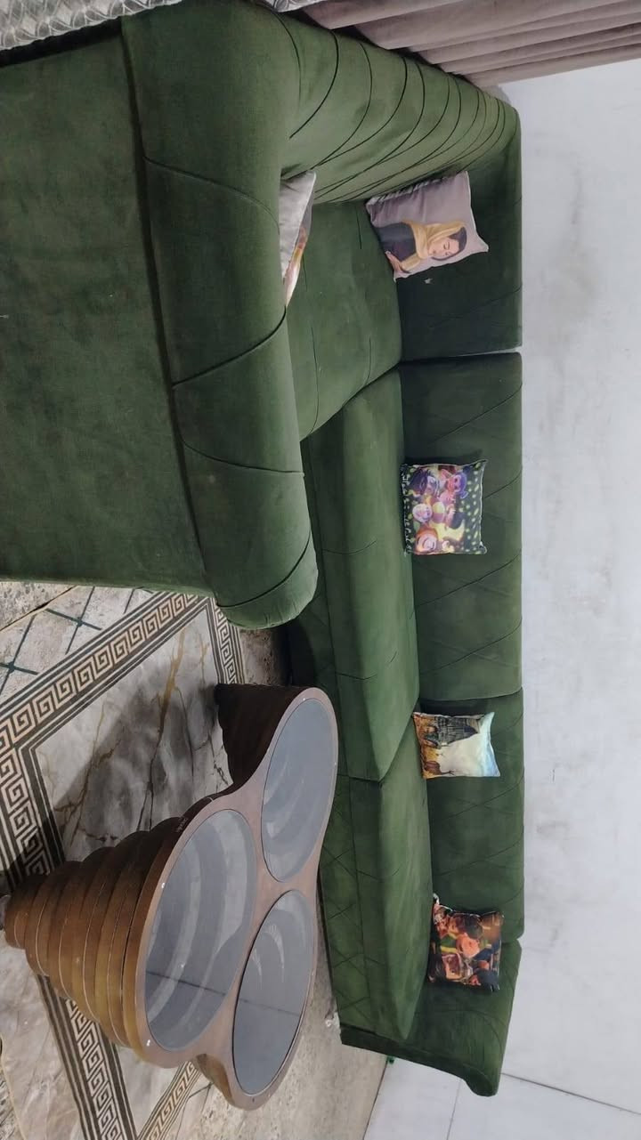 ديوان تسكام كلش ثكيل تكمه 10مقعد💺 اخو جديد اي ضرر مابي سعر ,,200,,بي مجال مكان لبياع *********** يوجد واتساب
