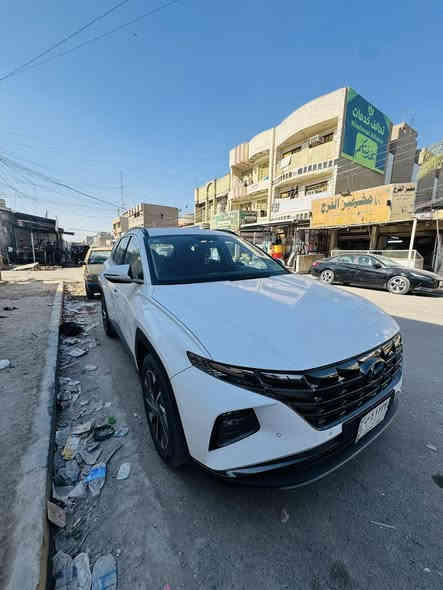 سلام عليكم 
توسان خليجي موديل 2023 للبيع السيارة ماشية 43 الف سيارة بوضع الوكالة سيارة مكفولة من الصبغ والحادث سيارة فول ما عدة البنوراما 
المواصفات :- 
بصمة 
ثنين كشن كهرباء 
سايد بريك دكمة 
حساسات 
ثلاث انضمة قيادة 
مانع تزحلق 
صعود منحدرات 
مري شفط 
قطعتين تبريد 
اوتوهولد
بردة خلفية 
اشاير بالمري 
كامرة خلفية دوارة 
شاشة حجم كبير 
تبريد ثلج 
عنوان :- بغداد / ضباط البلديات 
السعر 215 ورقة 
الاستفسار ***********
