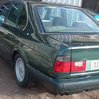 بي ام دبليو 525 مسكر عدل رقم انكليزي مثل ما موضح بالصورة السيارة نضيفة...