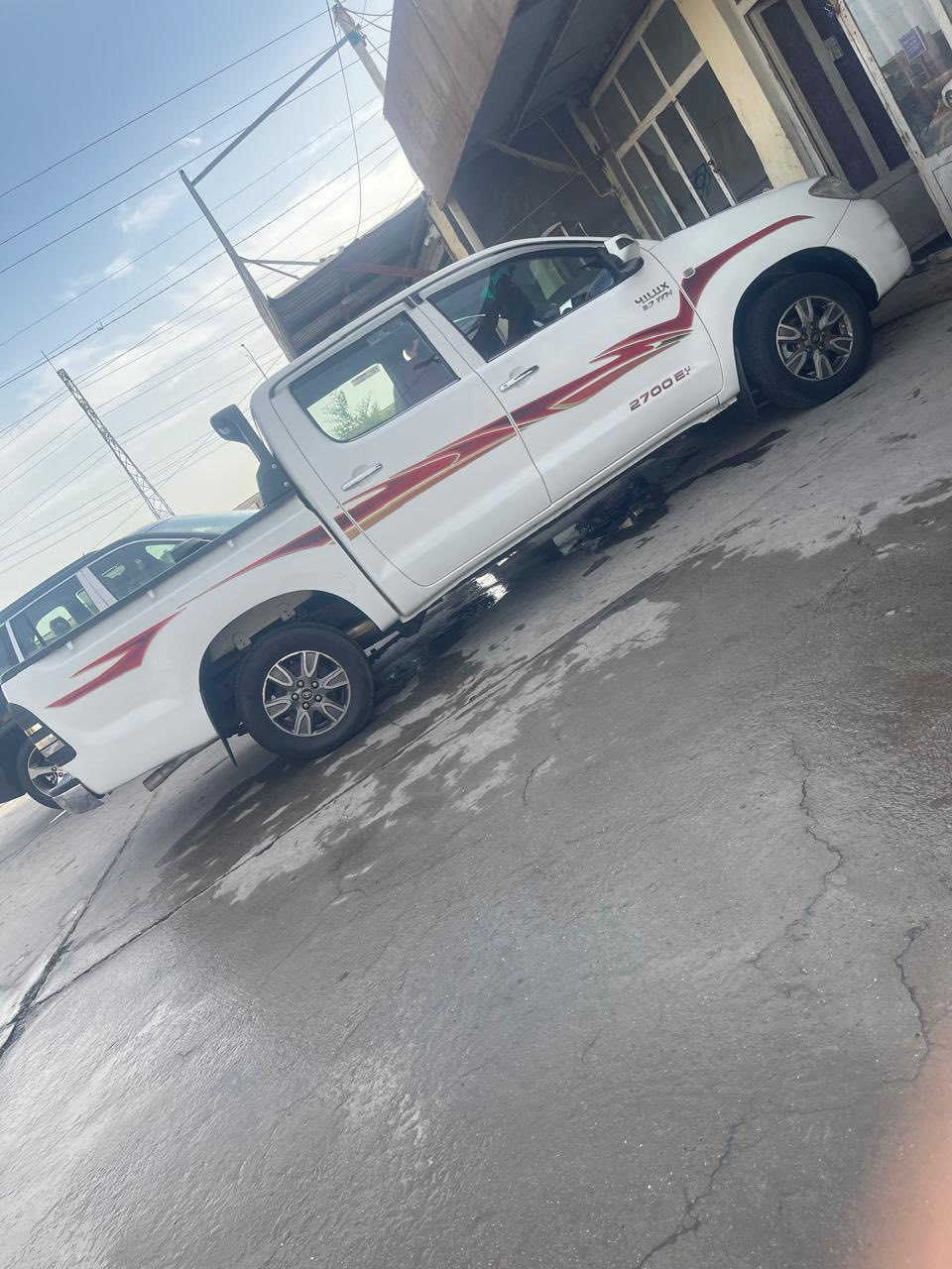 السلام عليكم 
بيك اب تويوتا موديل 2010 سعودي اوتماتيك رقم بغداد محرك مفتوح واتعهد بي 
تخم تاير جديد ويل كب تحويل ثاني يوم 
بيها مكانين صبغ وبيها بارد قليل السياره متصرف عليها جاهزه من كلشي 
للاستفسار ***********
مكانها الرمادي
