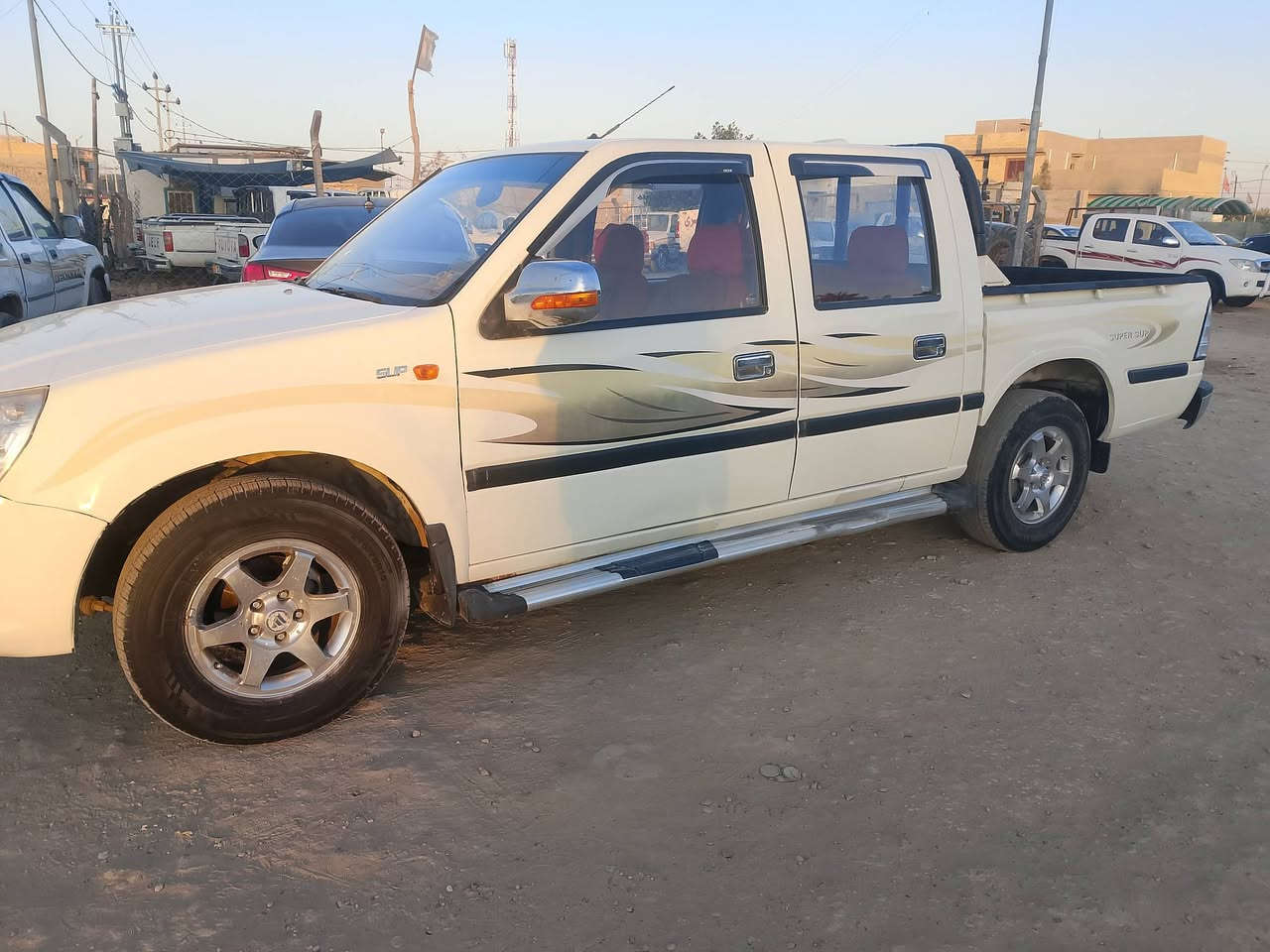 سلام عليكم فتون موديل 2013 مكفوله كير محرك حداديه جديده سنويه مجدده 2028 السعر 50 وبيها مجال اتصال *********** العنوان ديوانيه
