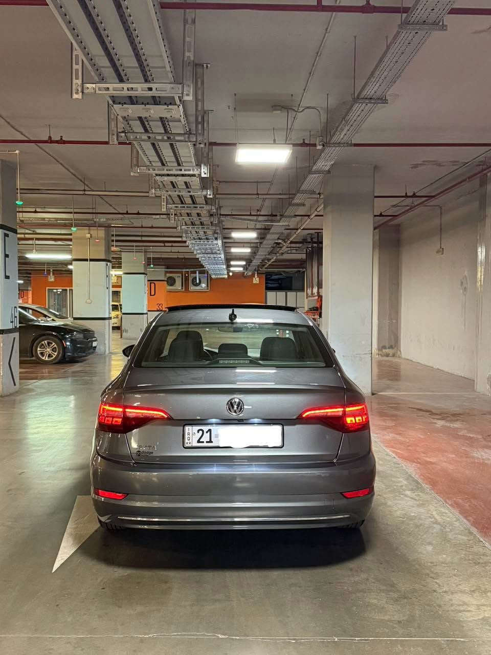 jetta 2021 SE+ فوول مواسەفات 
پانۆراما

‎کوشن جڵد 
‎کوشین هیتەر
‎کوشن کارەبا 
سێ مۆدی لێخورین 
‎ئیکۆ نۆرماڵ سپۆرت 
‎ناو لید 
‎تەبرید دوو زۆن 
‎شاشە گەورە 
‎ڕاداری پیشەوە 
‎ڕاداری پشتەوه
‎کامێرا 
‎گێر تۆماتیک حادی سپۆرت 
‎زۆر مواسەفاتی تر 
سەیارەکە بەس بۆنیتی کراوە بە بیلاد بێ بۆیاخ و پەلەیە pdr هەیە ناوگرتنو شانسی نییەتی بەشەرت رادێتەریشی بلادیە بەشەرت  گێرو مەکینە بەشەرت تەقەو رەقەشی نیە .
‎ماوەی ڕۆشتن٤٣هەزار مایل 
شوێن سلێمانی 
ژت: ***********
ژت: *********** السليمانية, العراق
