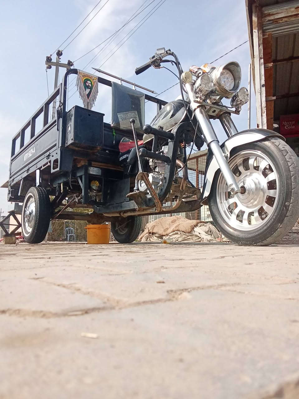 السلام عليكم ستوته موديل 2014اليبع السعر1900وبيه مجال رقم نكليزي رقم الهاتف ***********
