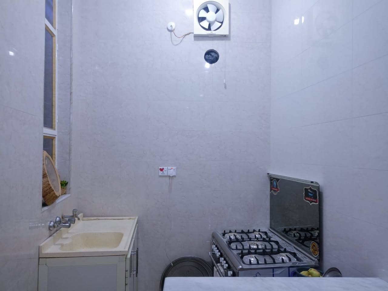 🏠 دار للبيع جدا نضيف ✨

📍 الموقع: القشلة قرب مدارس الوقف الشيعي
📐 المساحة: 150 متر
🏗️ سنة البناء: 2021
🧱 البناء: كونكريت مسلح
📄 الطابو: زراعي نقل اسهم باسم صاحب الدار

🔹 مواصفات الدار:
غرفتين نوم
صالة
مطبخ حار وبارد
براني
صحيات داخلية وخارجية

📞 للاستفسار الاتصال على الارقام:
‏‪***********‬‏ حجي ستار الظالمي
*********** محمد ستار

📍 عنوان المكتب:
سوق القشلة مباشر
مكتب العدالة للعقارات
