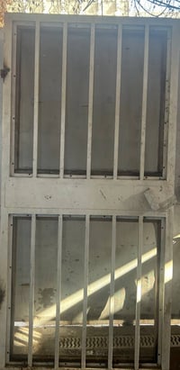 باب سيم حديد ثكيل جدا السعر 60 الف مكاني الكرخ 07700717285