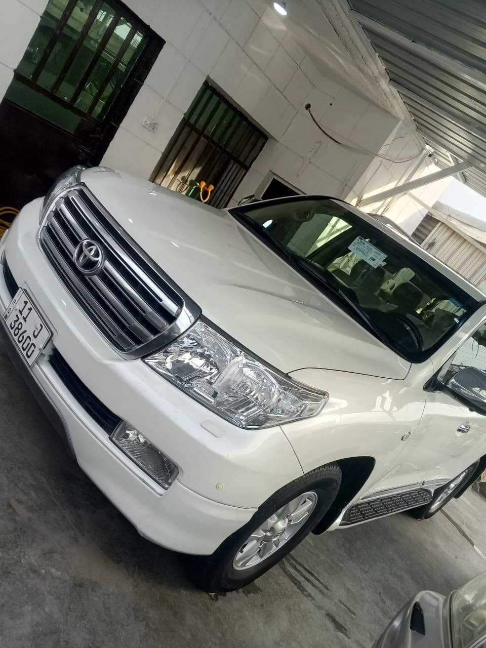 لاندكروز ٢٠١١ ستينيه كفاله عامه حته الدعاميات رقم بغداد انكليزي باسمي السياره جديده بمعنى الكلمه السيارة  احلى من الصور وبعد ما احجيلك مواصفات الستينيه كامرات محيطيه فتحه داخل جلد بقلاوه حساس امامي خلفي مكينتها جديده برغي ممفتوح بيها اتصال فقط مكان السيارة العمارة ***********
