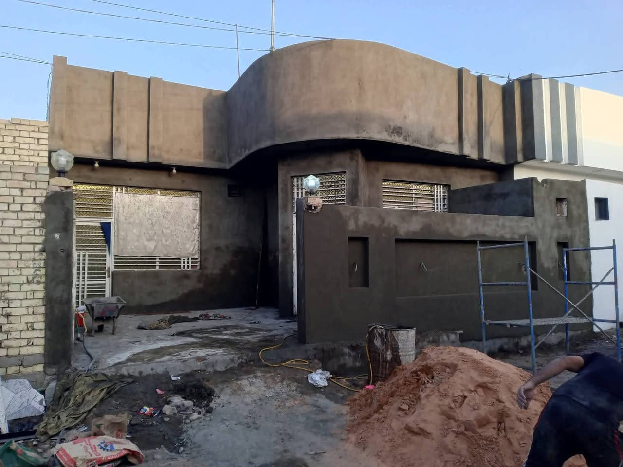 سلام عليكم ورحمه الله وبركاته خلفة بناء  ولبخ متفرغ حاليا  مكاني نجف ‏‪0785 764 5286‬‏
